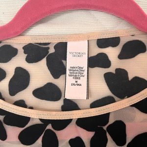 Size M Victoria Secret bodysuit.